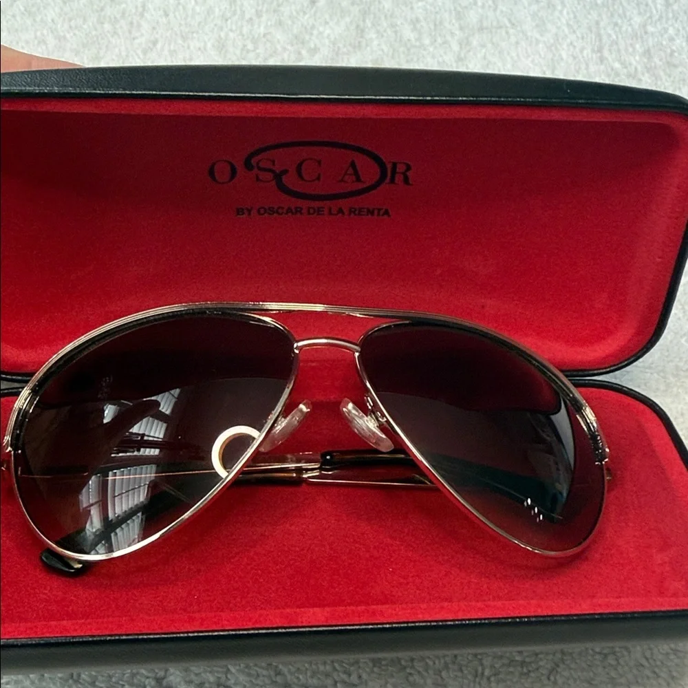Oscar de la Renta Gold Silver Metal Fashion Aviator Sunglasses with Brown Lenses